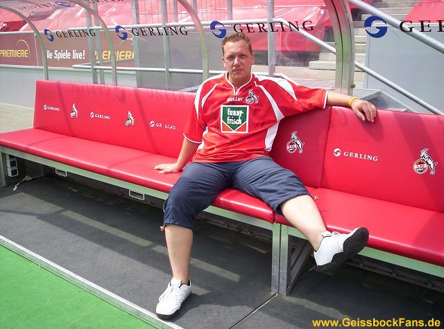 Alexander Freyer auf der FC-Ersatzbank