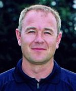 [Schiri Helmut Fleischer]